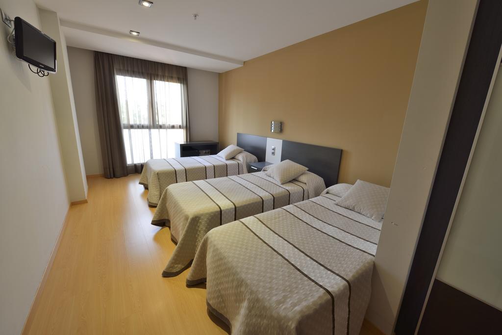 Hotel Ciutat D'อัมโบสตา ภายนอก รูปภาพ