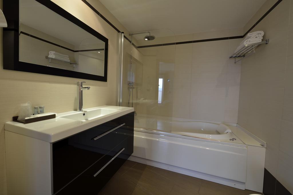 Hotel Ciutat D'อัมโบสตา ภายนอก รูปภาพ