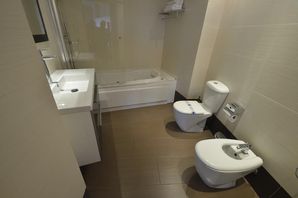 Hotel Ciutat D'อัมโบสตา ภายนอก รูปภาพ